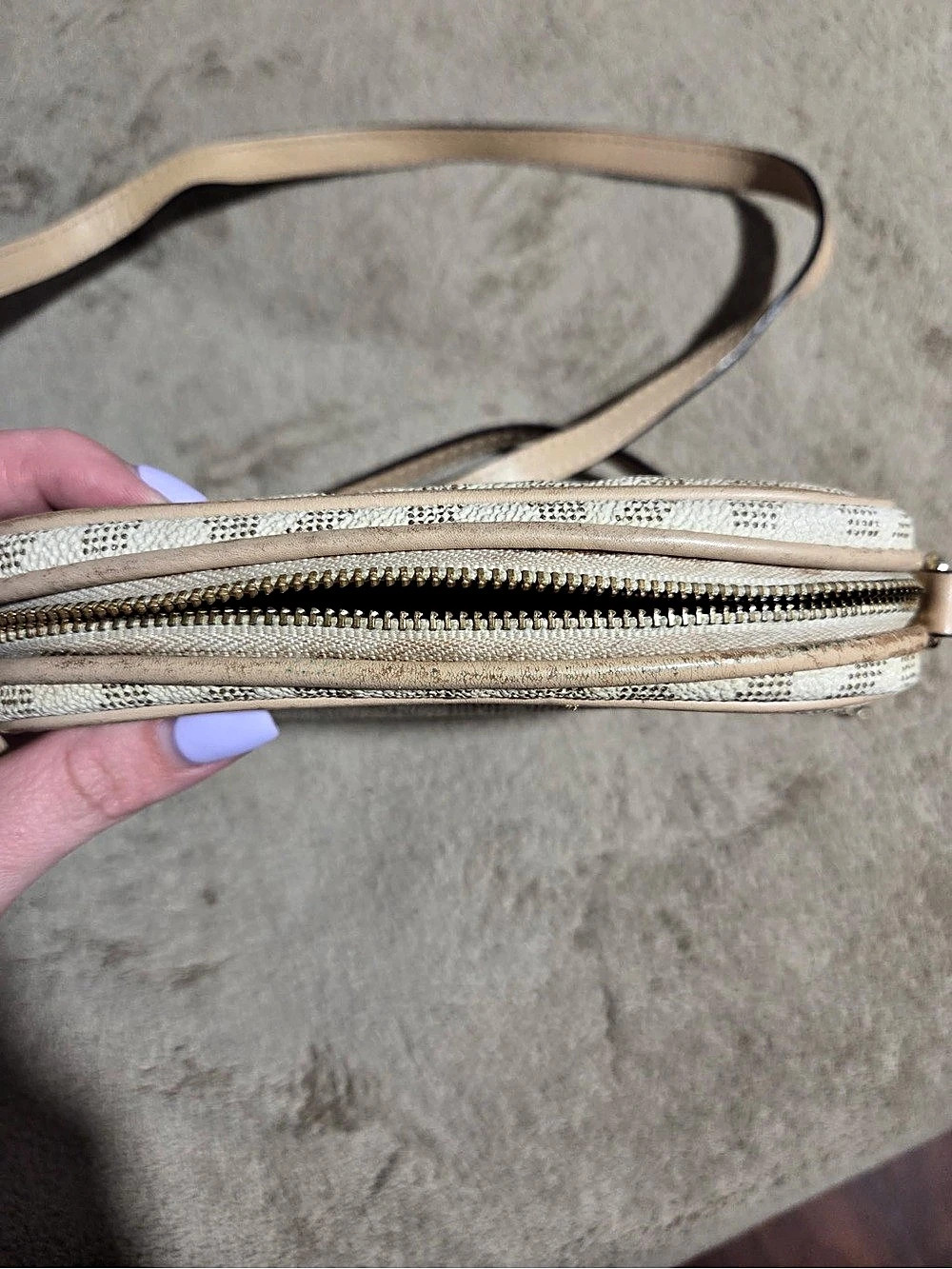 Michael Kors Jet Set Large Logo Crossbody Bag Beige & White - Picture 7 of 7